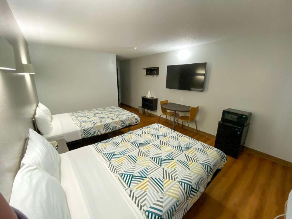 Quadruple Room - Non-Smoking interior